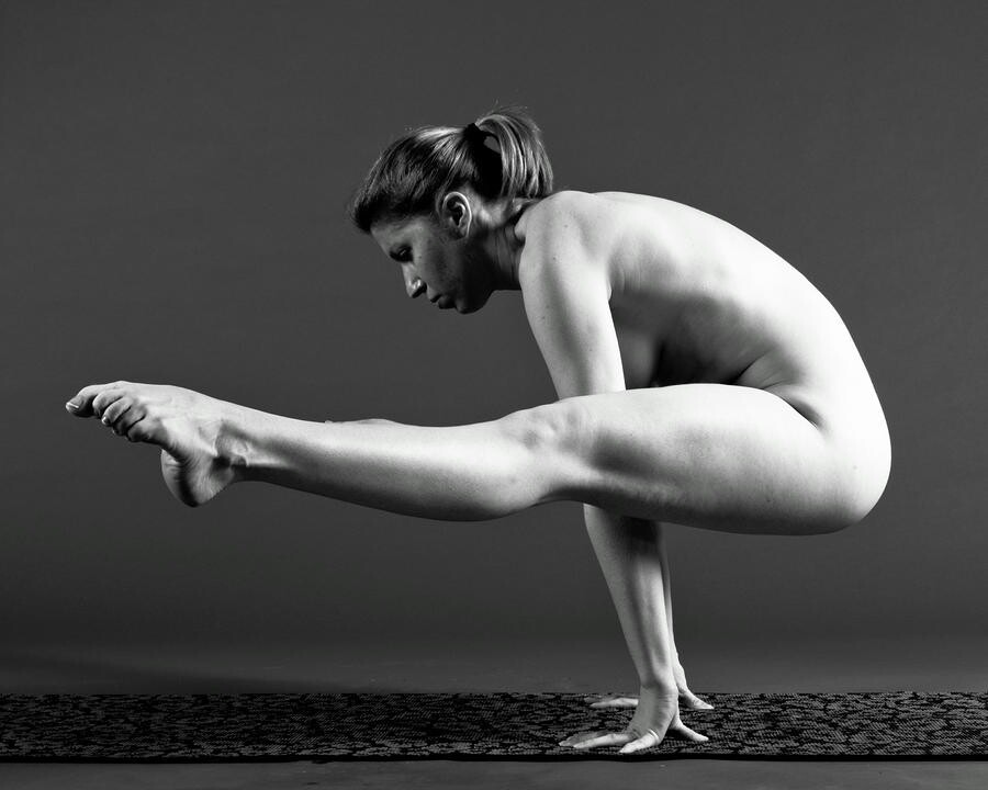 Naked Yoga classi solo per donne